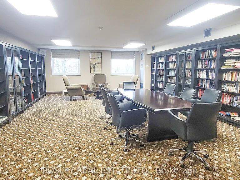 326 Major Mackenzie Dr E #822 — Photo 19