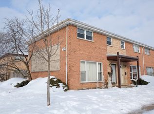 217 Linn Ct APT A, North Aurora, IL 60542