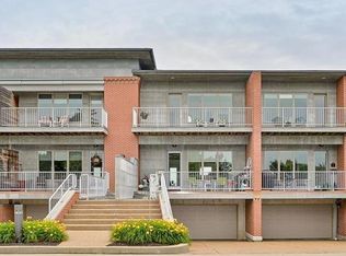 5304 Chouteaus Bluff Dr, Saint Louis, MO 63111