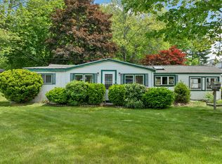 13 Elm St, Epping, NH 03042