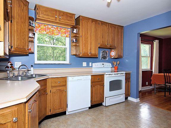 5th image of 763 Loda Dr