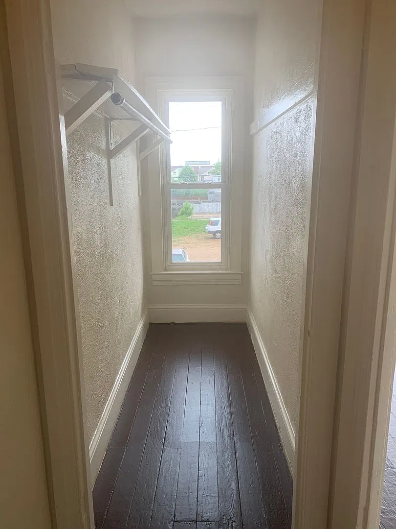 Future Rental! 3 Bedroom 2nd/3rd Floor -West End of York City — Photo 4