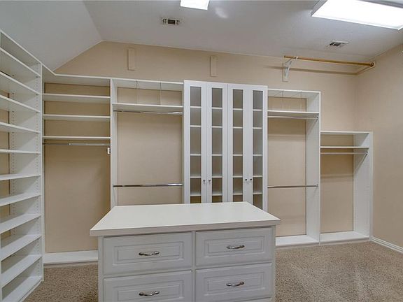 2nd image of 2305 Aberdeen Dr