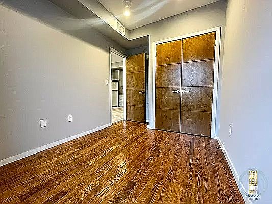 5th image of 285 Jefferson Ave APT 2F