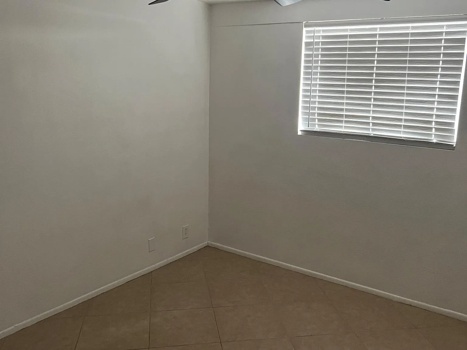 5 bed, 2200 sqft, $2,795 — Photo 4