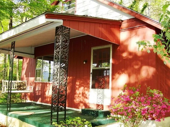 211 Wilkes Rd, Bryson City, NC 28713
