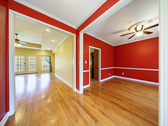 3rd image of 117 Leatherwood Cir