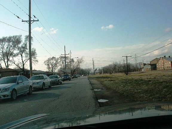 3rd image of 14564 Spaulding Ave