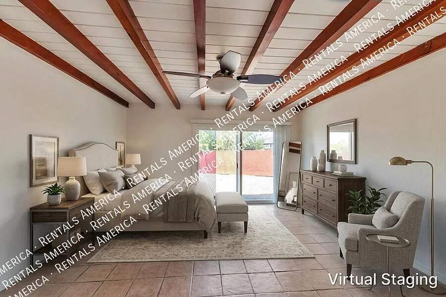 Large home, large yard, great location! — Photo 1