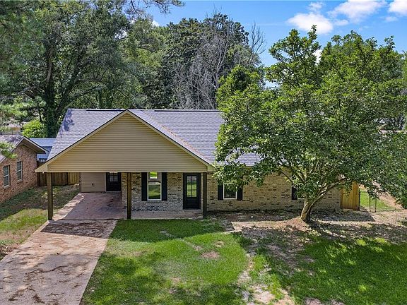2nd image of 210 Paula Ln