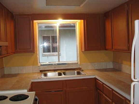 4th image of 5620 7th Ave