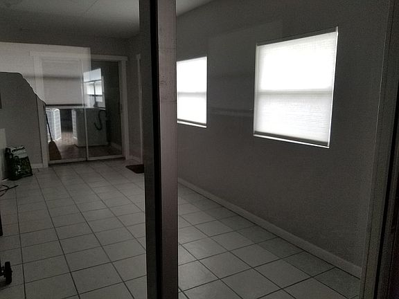 4th image of 317 Lake Ave