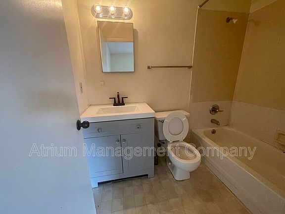 4th image of 5425 SE 30th Pl #D