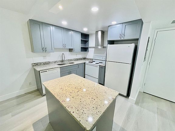 4th image of 257 S Cypress Road #414