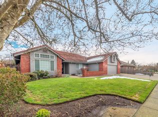 2993 Metolius Dr, Eugene, OR 97408