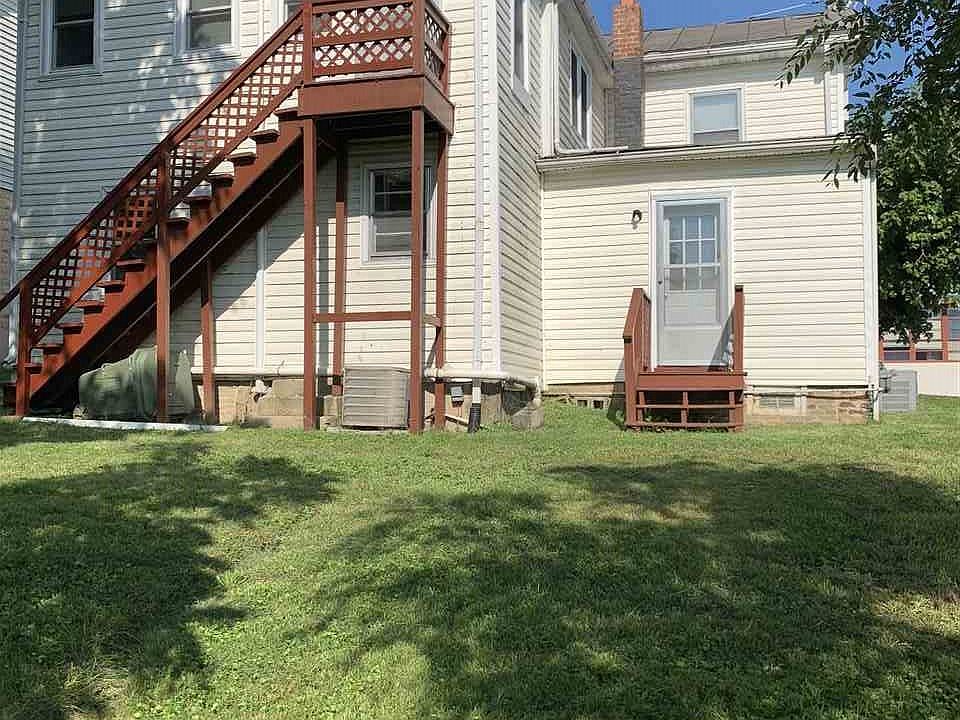 2nd image of 404 Port Republic Rd