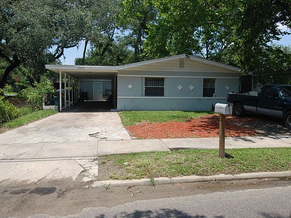 4th image of 2265 Commonwealth Ave