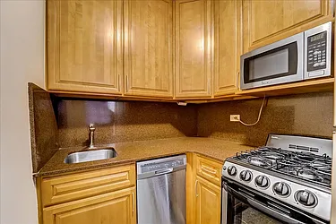 Rented by R New York