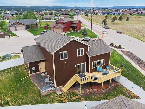 2nd image of 6202 Poppy Ct