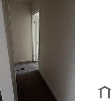 4th image of 135 W Marshall St