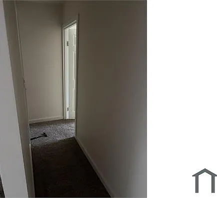 135 W Marshall St — Photo 4