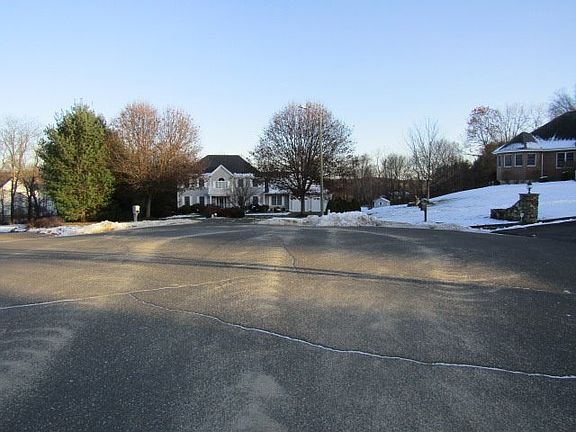 Exterior Neighborhood (street photo)