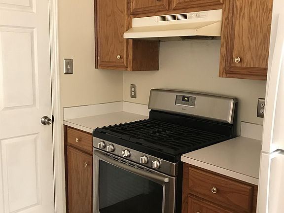 4th image of 3927 Green Mountain Dr