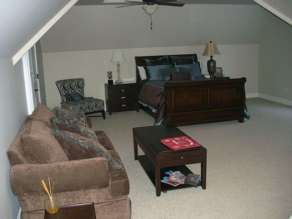 2nd image of 2403 Holcomb St #105
