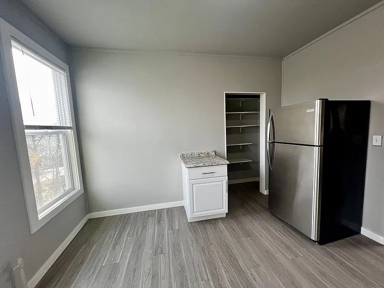 401 NW Bailey Ave #201 — Photo 17