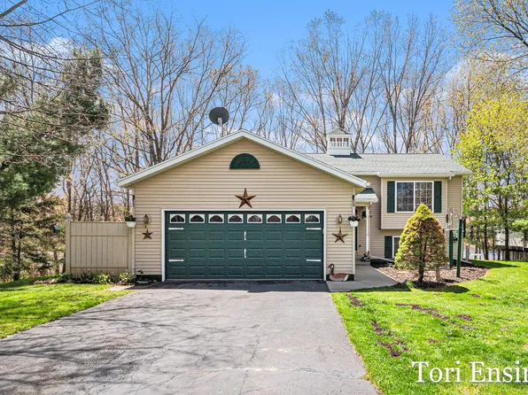 11144 Crawford Lake Trl, Cedar Springs, MI 49319