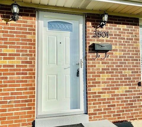 3rd image of 3801 Greenwich Way