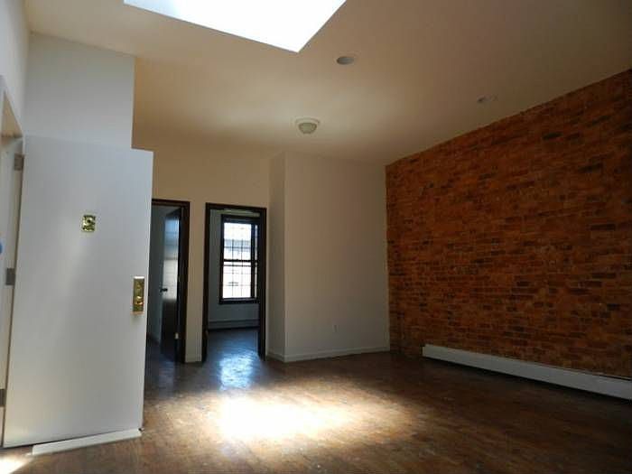 Building Photo 3