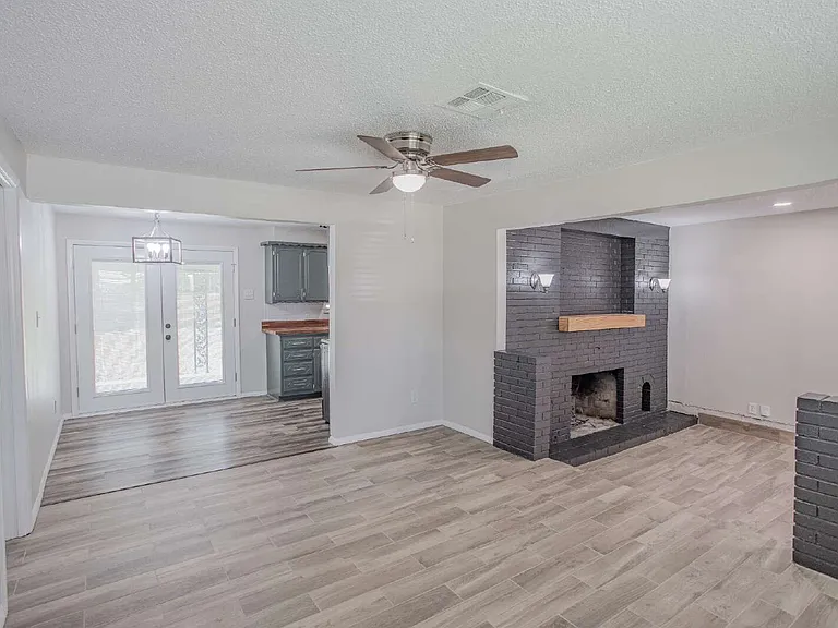 725 Butler St — Photo 14