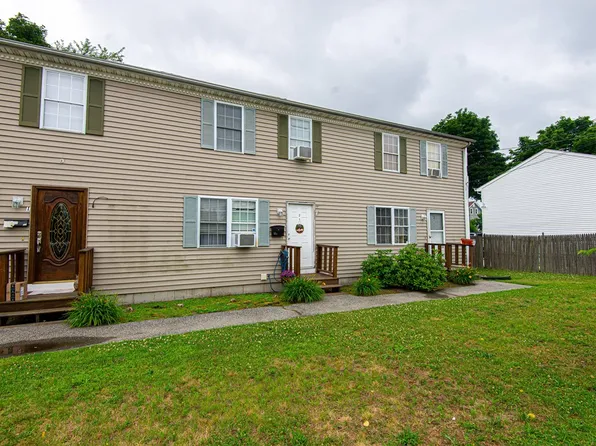 32 Hillwood St #2, Cranston, RI 02920