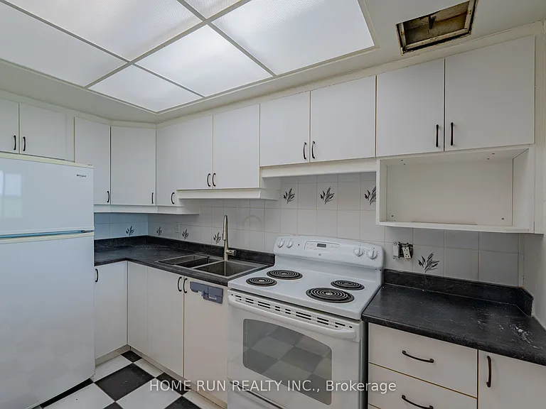 555 Brittany Dr #1111 — Photo 30
