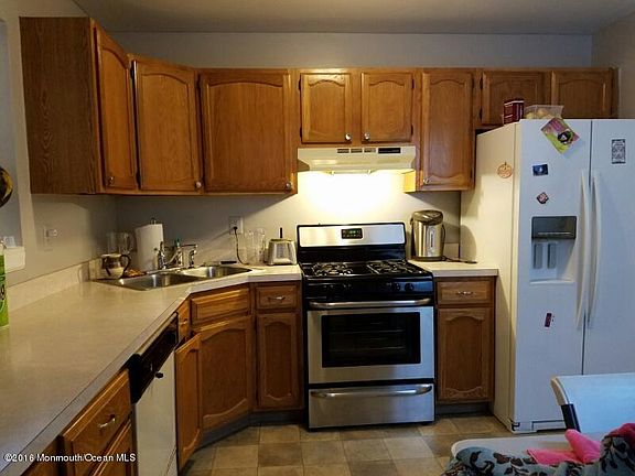 4th image of 508 Woodbine Ln #1000