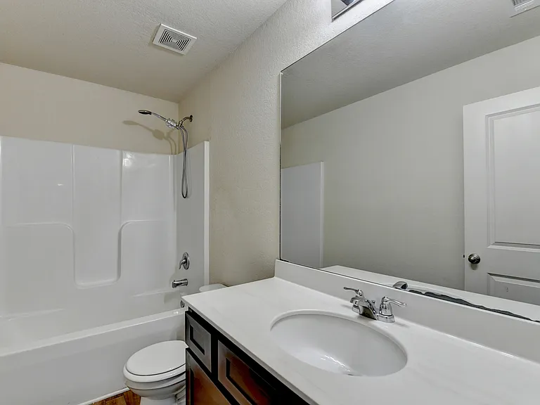 811 Independence Ave — Photo 26