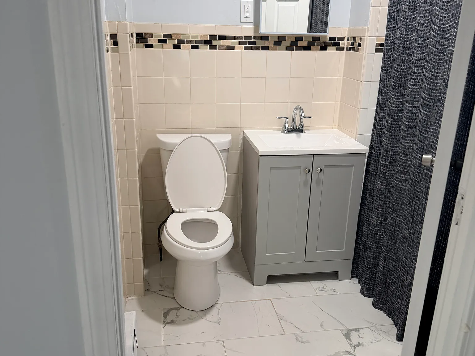 3 bed, 1300 sqft, $2,600 — Photo 4