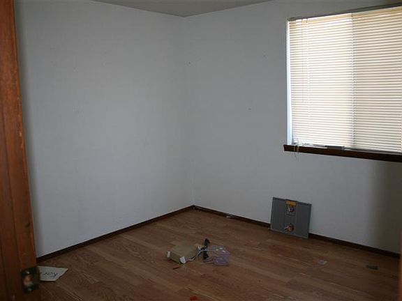 4th image of 2358 Elm St