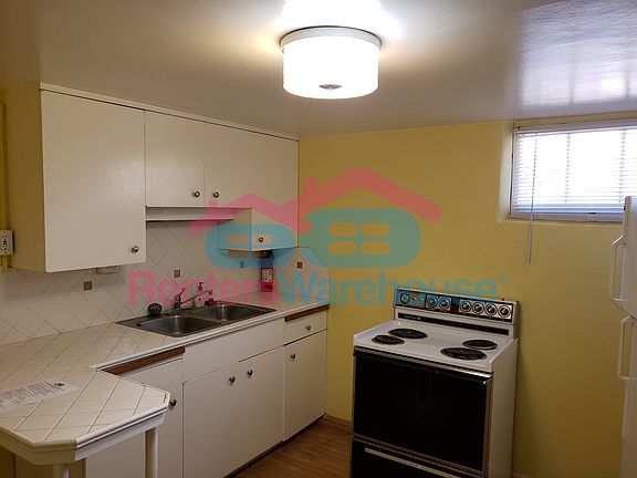 4th image of 1632 E Yale Ave