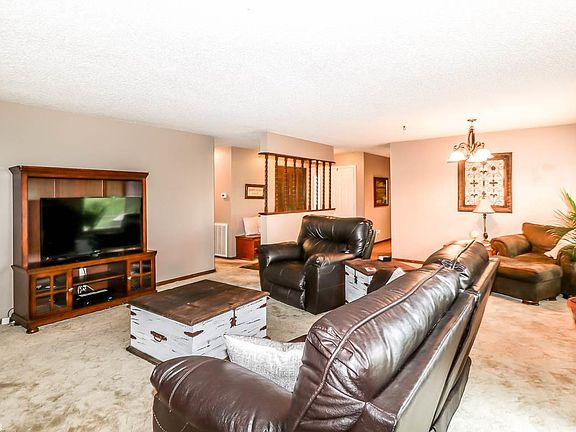 4th image of 5 Montserrat Ln