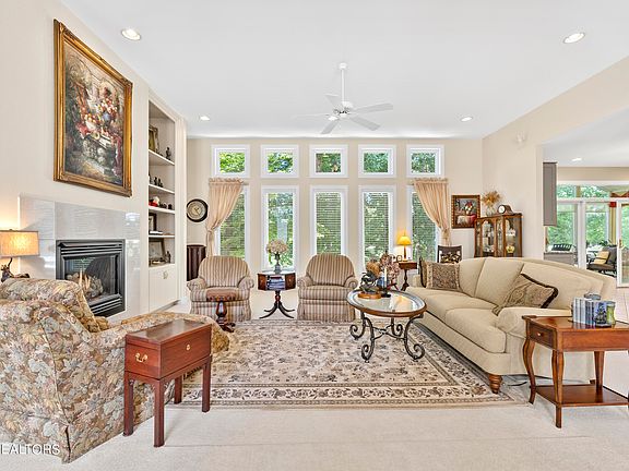 4th image of 127 Cayuga Dr