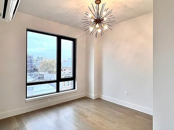 4th image of 181 Clarkson Ave APT C5