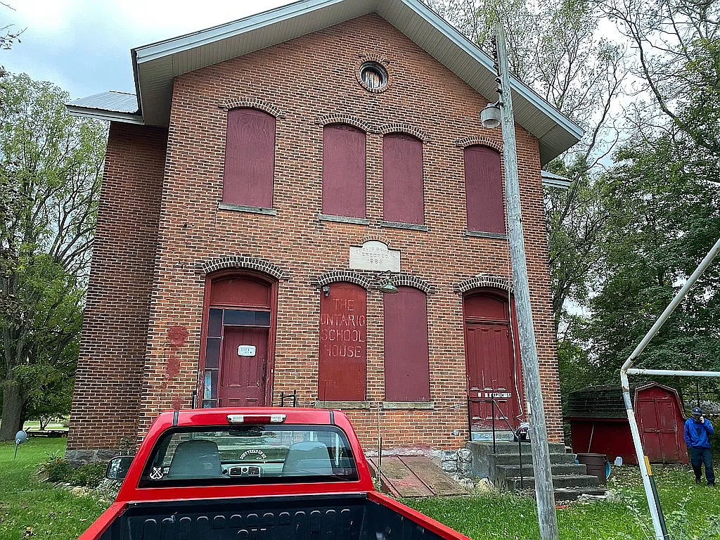 2270 E 405 N photo 1