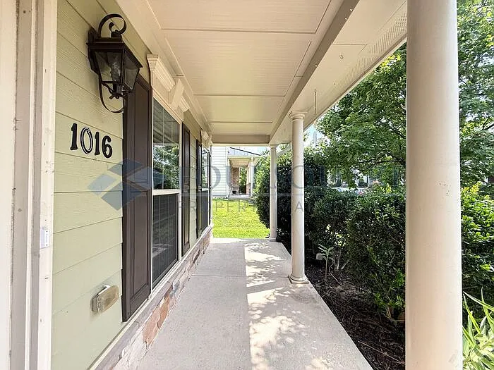 1016 Hildebran Ln — Photo 3