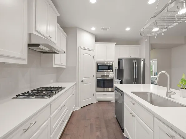 8800 Slater Dr, Austin, TX 78747