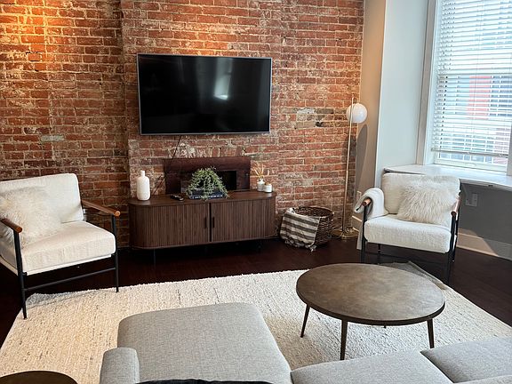 3rd image of 1501 Vine St #304