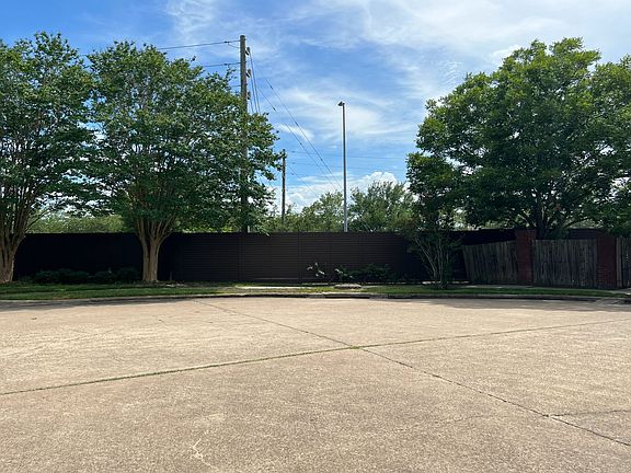 4th image of 8702 Fondren Village Dr