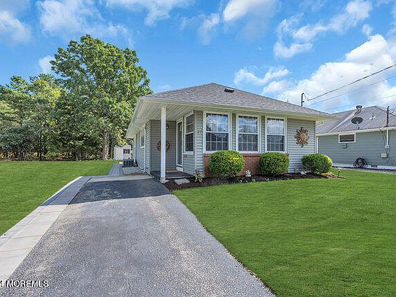 4th image of 27 Yellowstone Drive