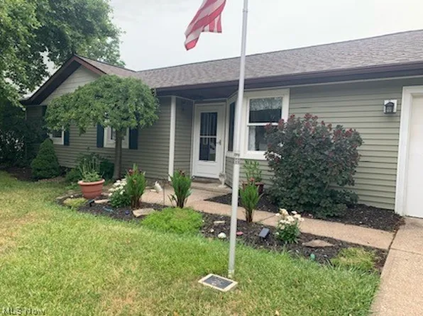 1371 Rolling Meadows Dr, Vermilion, OH 44089